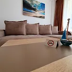 Mianelly Mamaia Nord Apartament *